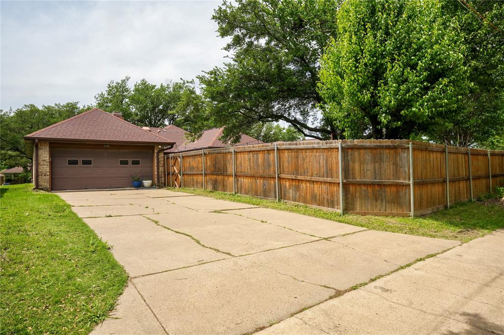 6320 Leasa Court Property Photo 15