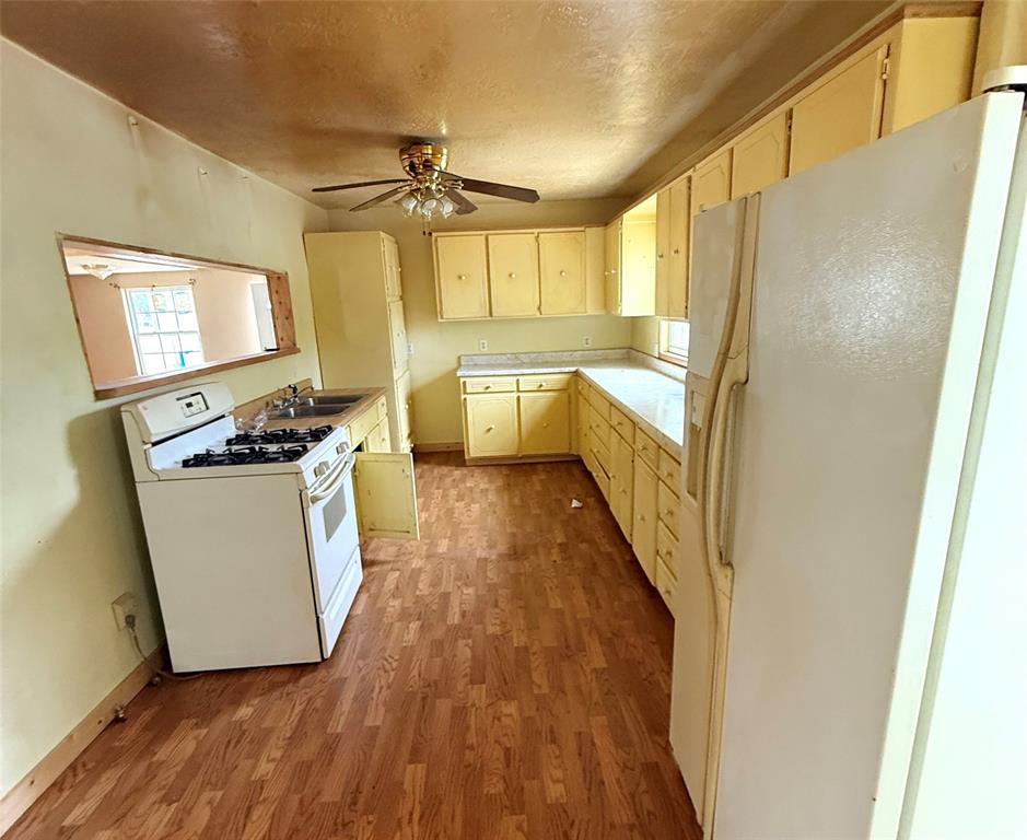 207 E Central Avenue Property Photo 7