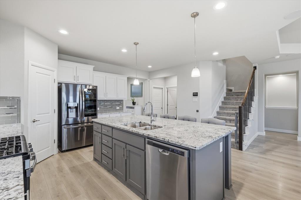 1617 Longspur Drive Property Photo 1