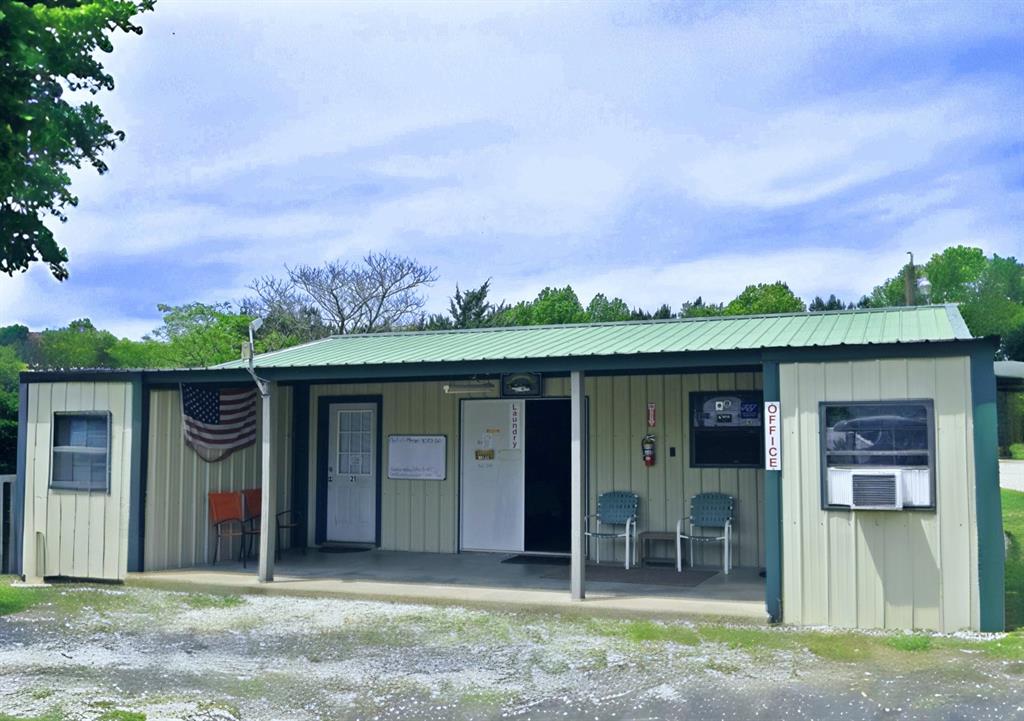 4413 Fm 16 Property Photo 11