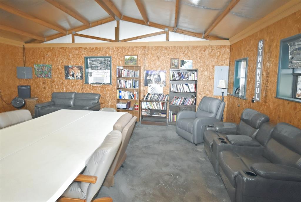 4413 Fm 16 Property Photo 15