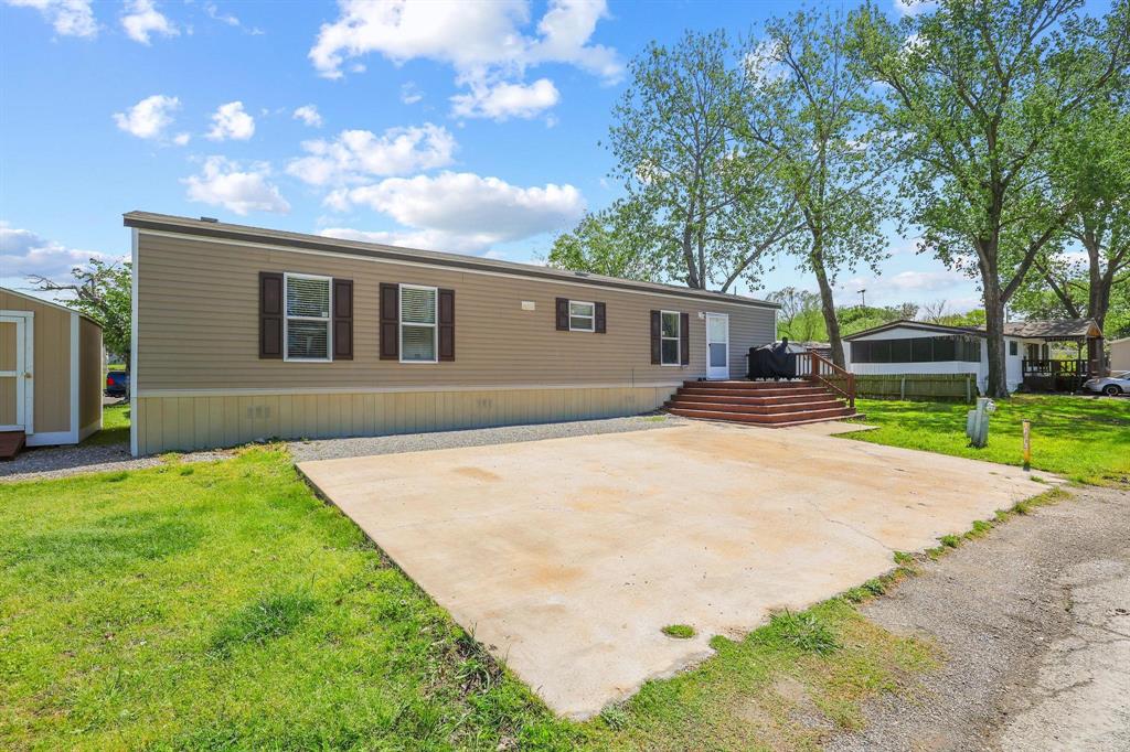 110 Knollwood Drive Property Photo 4