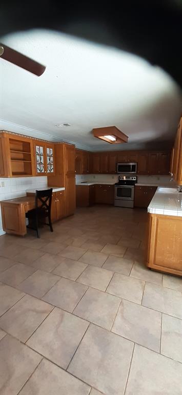1202 Honeysuckle Drive Property Photo 4