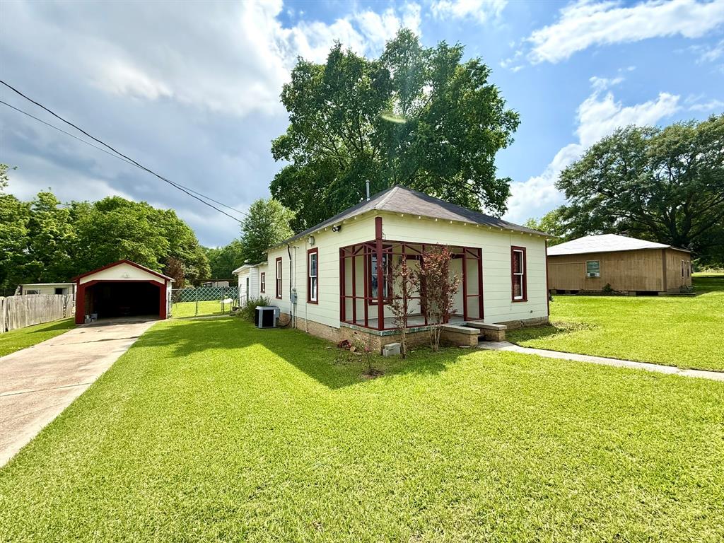 205 Lake Street Property Photo 1