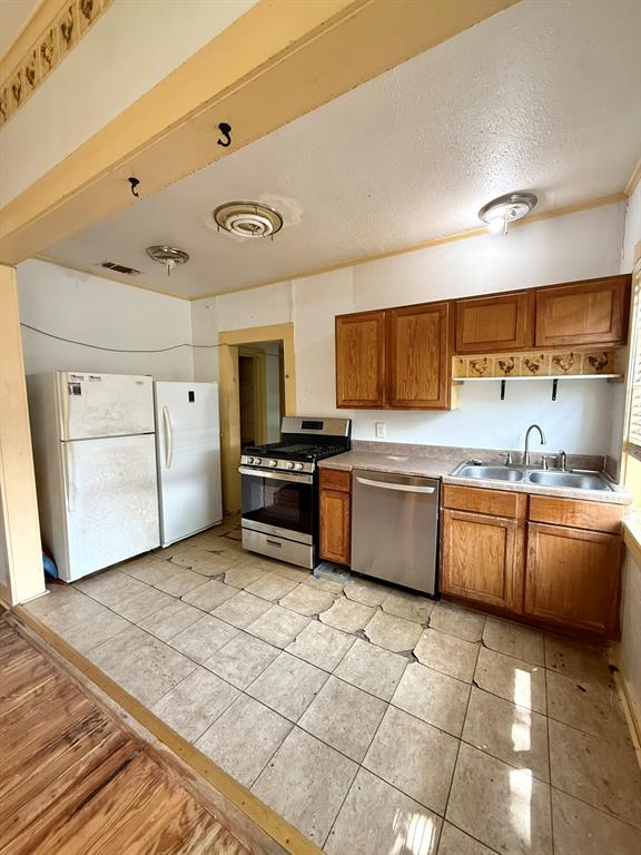 205 Lake Street Property Photo 8