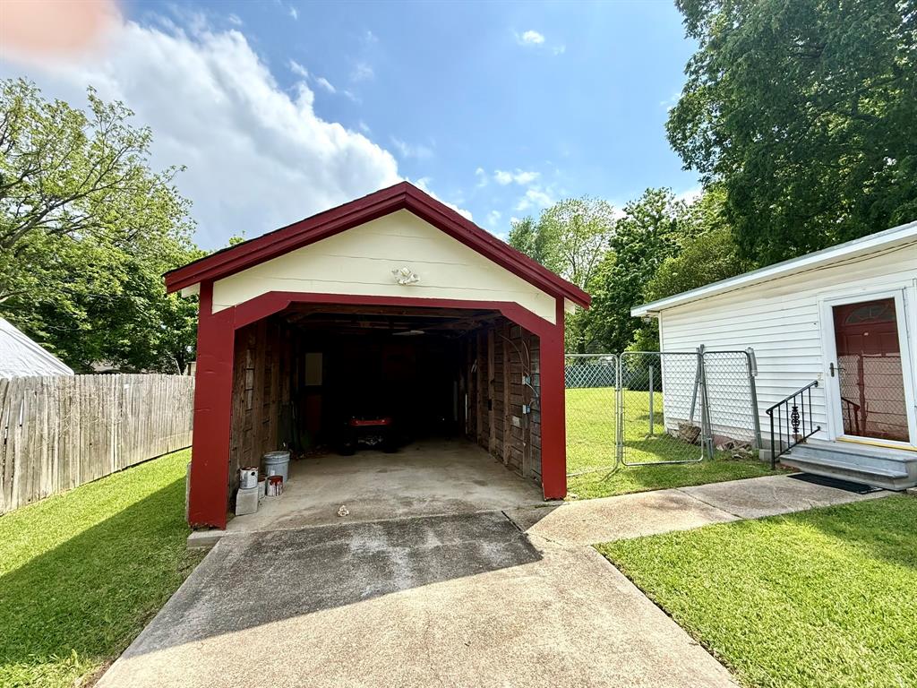 205 Lake Street Property Photo 21