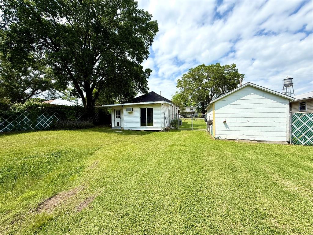 205 Lake Street Property Photo 22