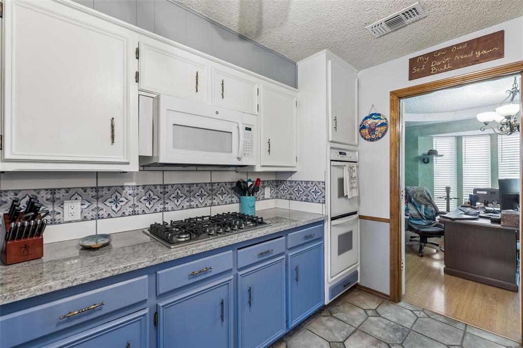 5707 Trail Crest Drive Property Photo 6