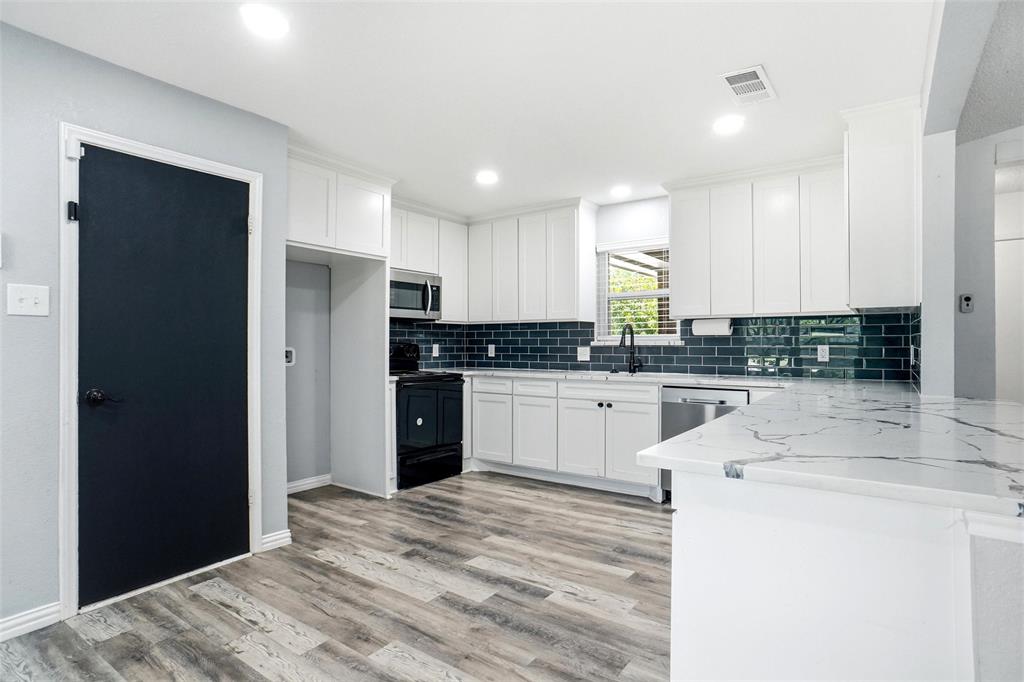 261 Timberlake Drive Property Photo 12