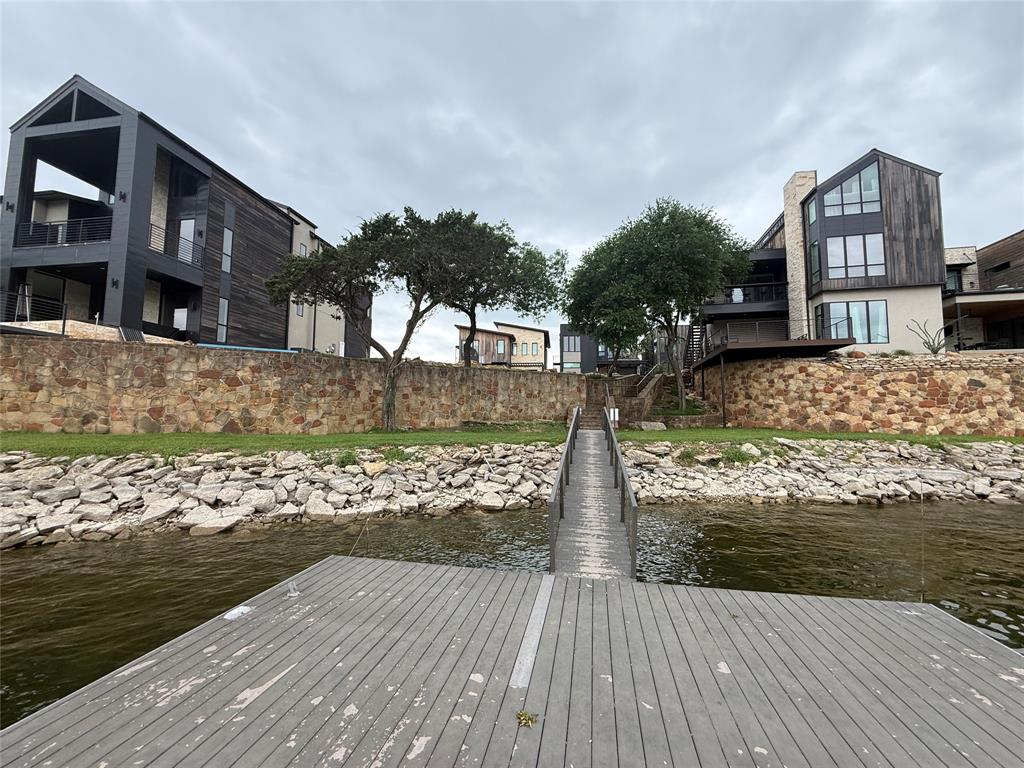 11 Breakwater Bend Property Photo 1