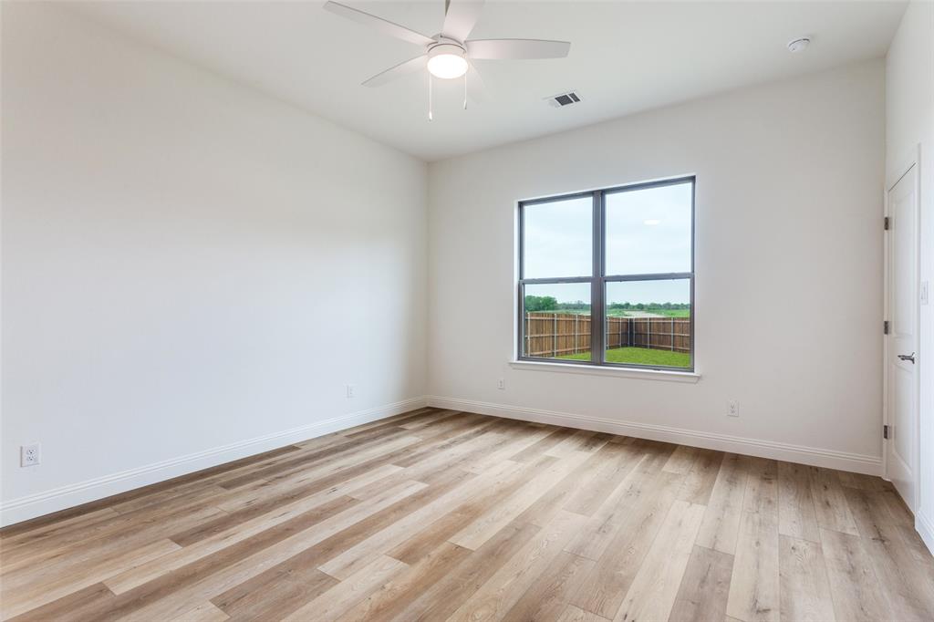 912 Triple Crown Court Property Photo 11