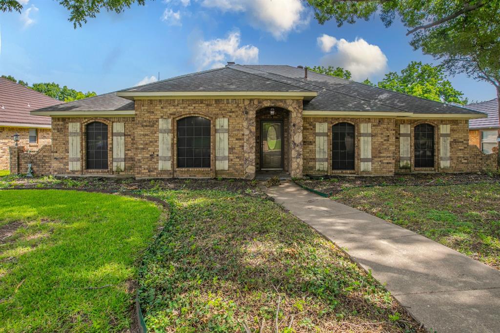 3302 Oxford Drive