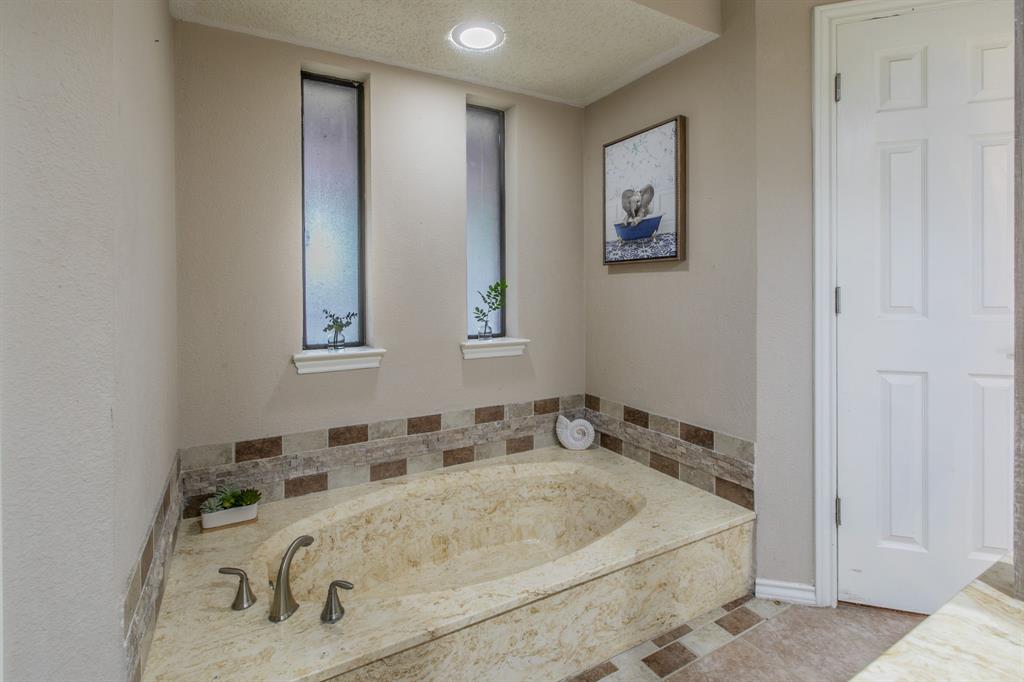 3302 Oxford Drive Property Photo 16