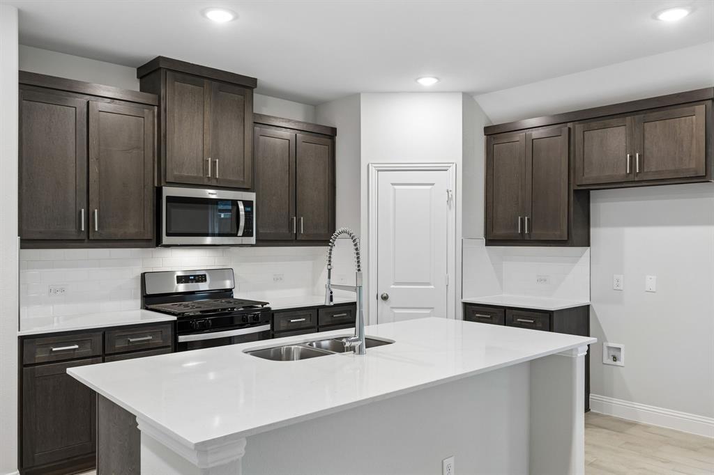 3002 Italia Terrace Property Photo 3