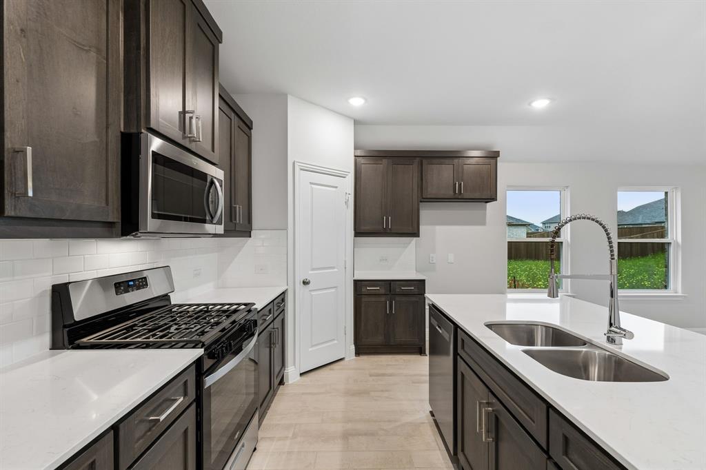 3002 Italia Terrace Property Photo 4