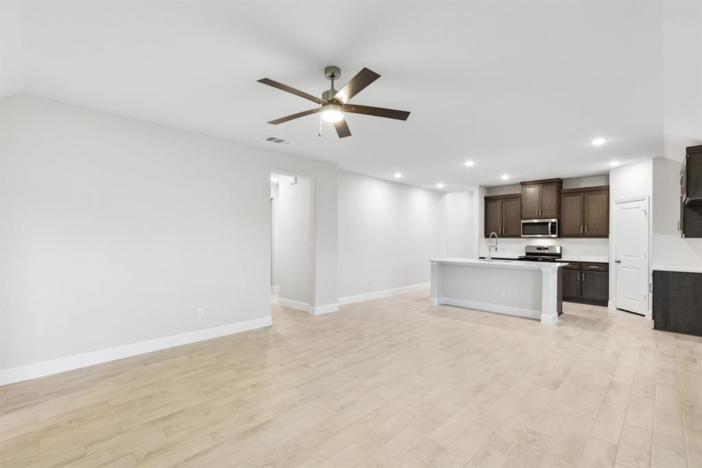 3002 Italia Terrace Property Photo 8