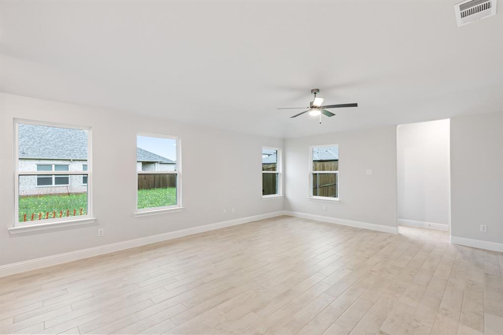 3002 Italia Terrace Property Photo 9