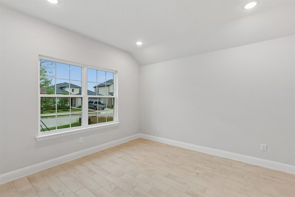 3002 Italia Terrace Property Photo 10