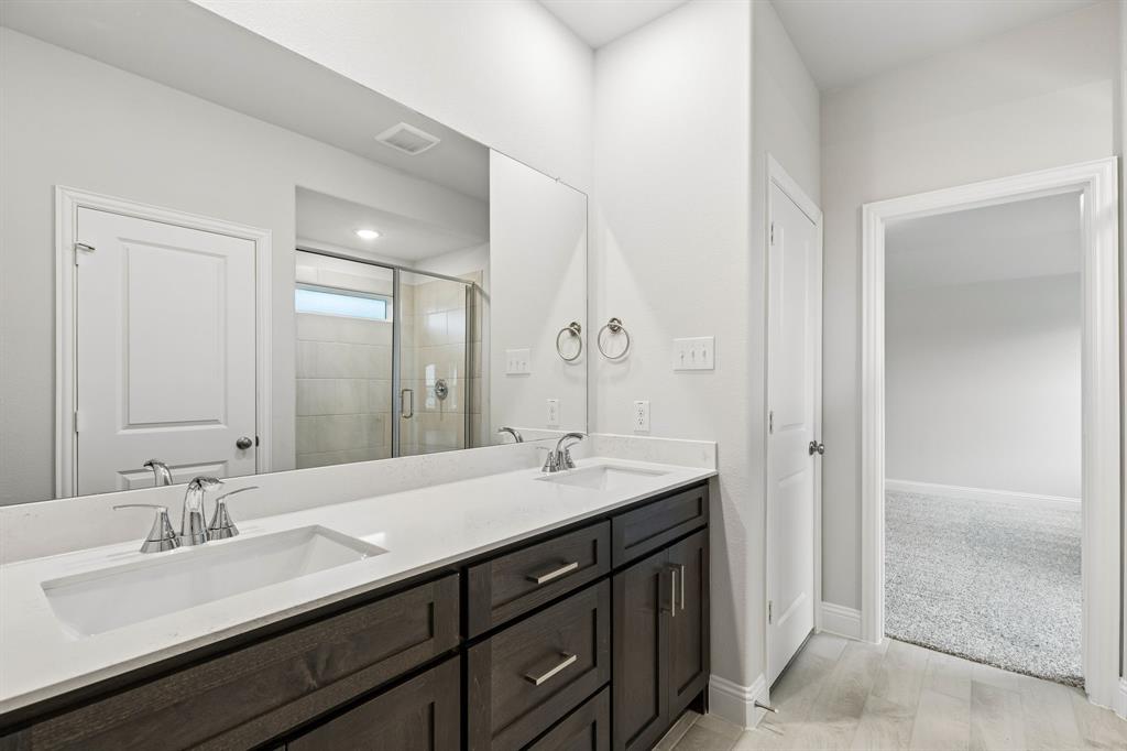 3002 Italia Terrace Property Photo 12