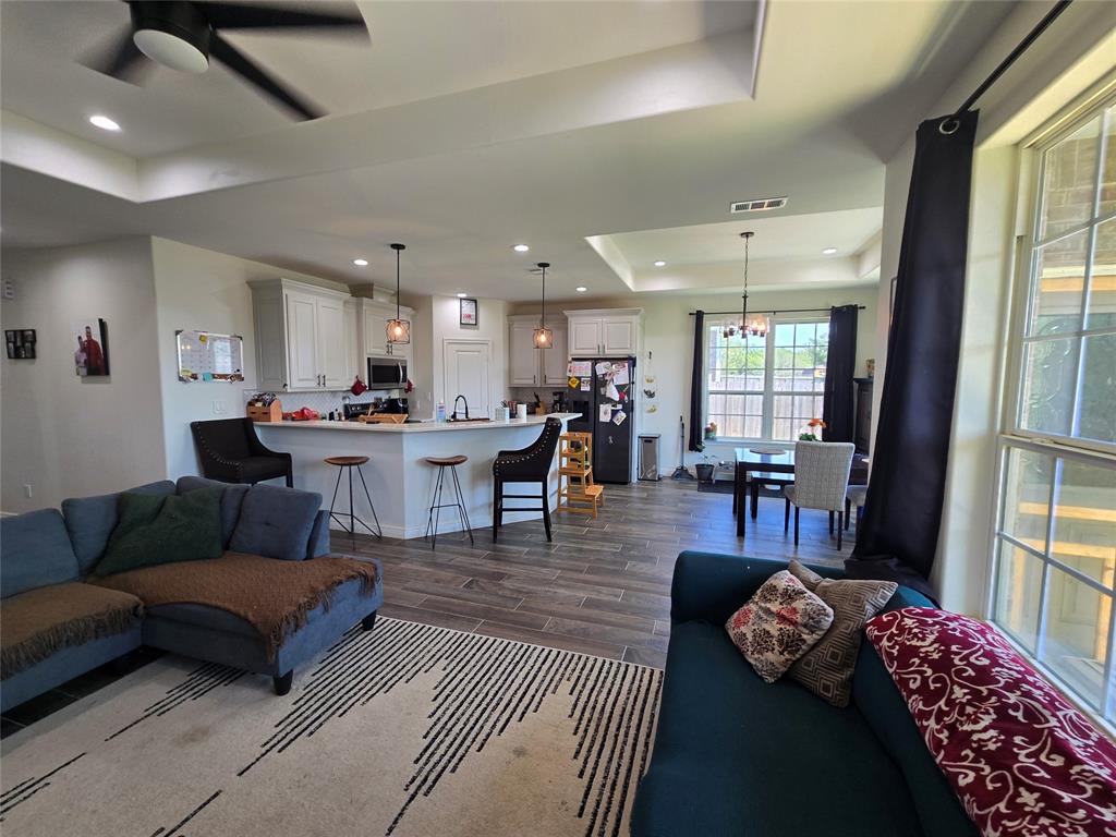 109 Baker Street Property Photo 6