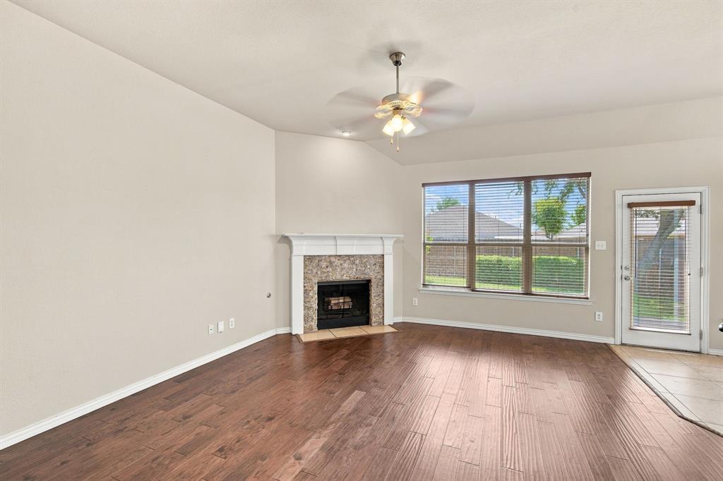1020 Lake Hollow Drive Property Photo 4