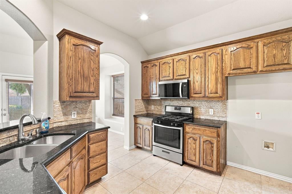 1020 Lake Hollow Drive Property Photo 9