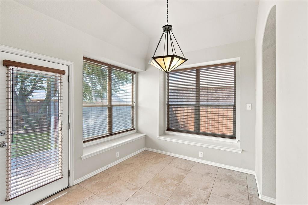 1020 Lake Hollow Drive Property Photo 12