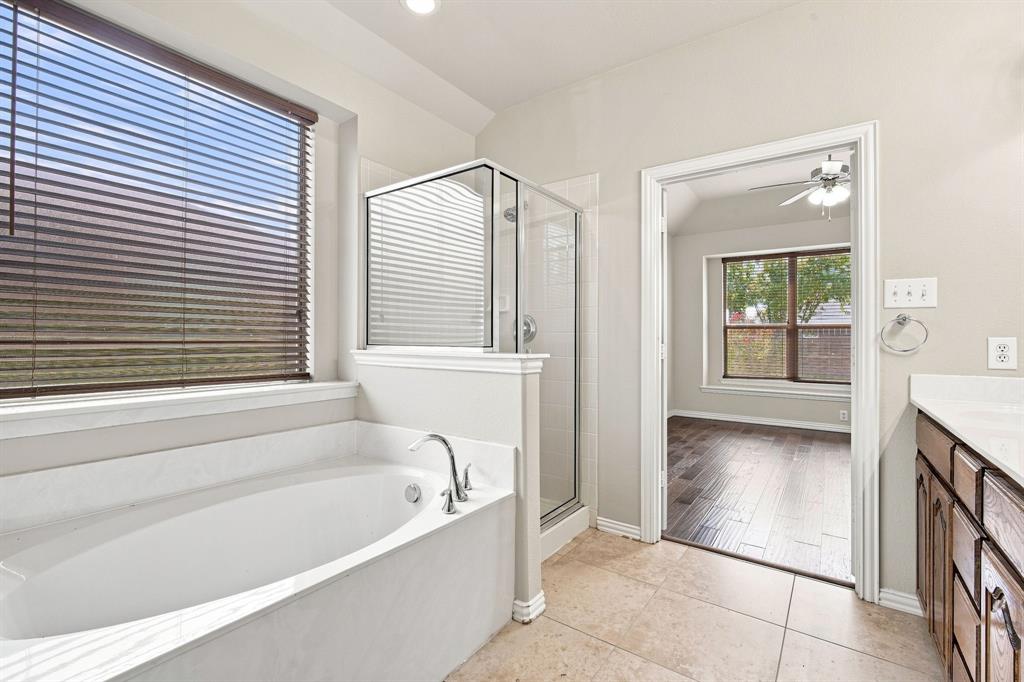 1020 Lake Hollow Drive Property Photo 21