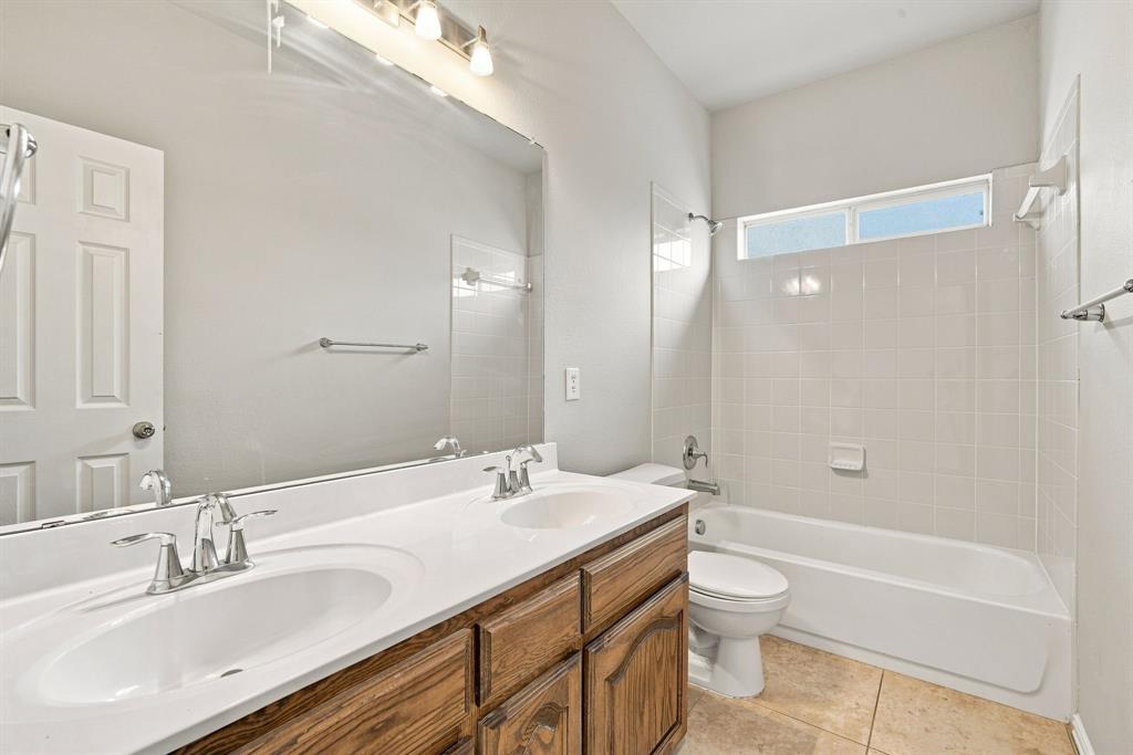 1020 Lake Hollow Drive Property Photo 22
