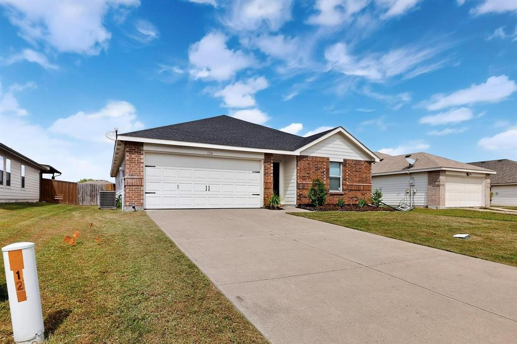 124 Sandlewood Drive Property Photo 1