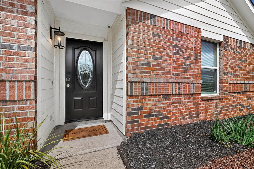 124 Sandlewood Drive Property Photo 2