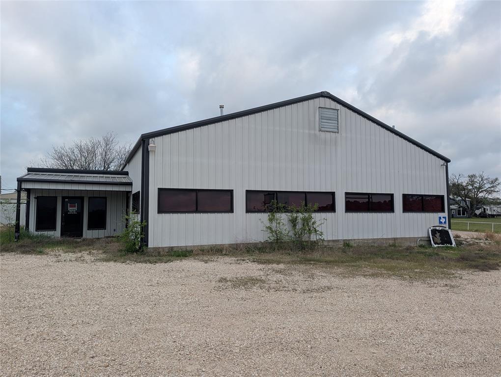 18243 N Highway 6 Property Photo 1