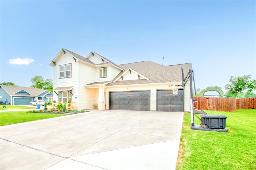 600 Kyle Drive Property Photo 1