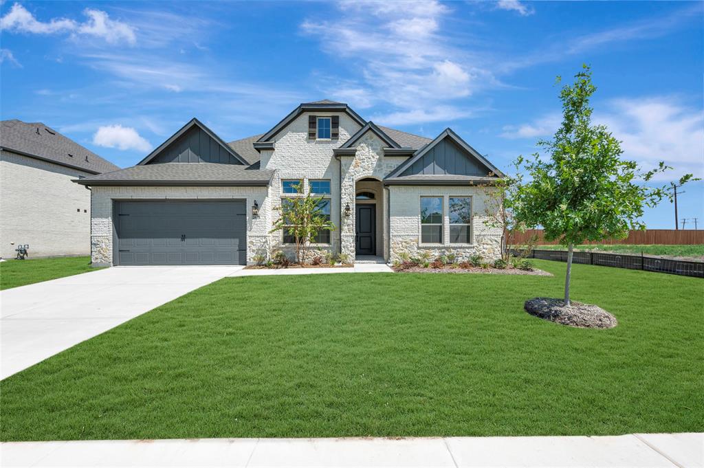 2611 Waverly Drive Property Photo 1
