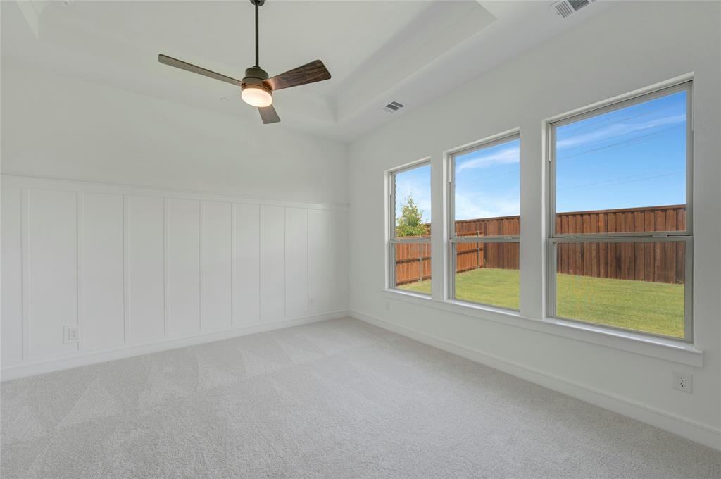 2611 Waverly Drive Property Photo 3