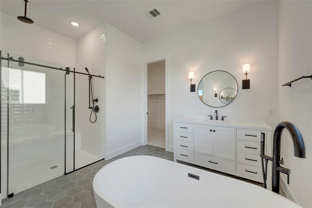 2611 Waverly Drive Property Photo 5