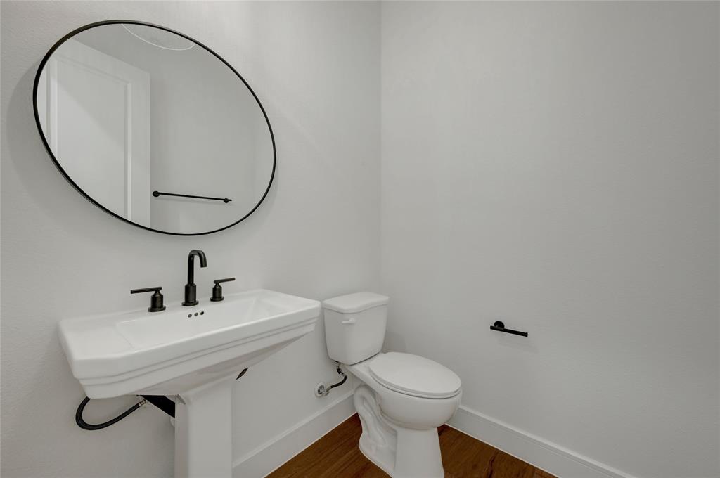 2611 Waverly Drive Property Photo 22