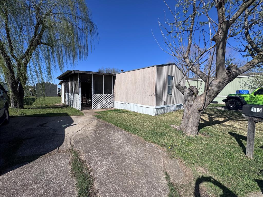 115 Valerie Lane Property Photo 1