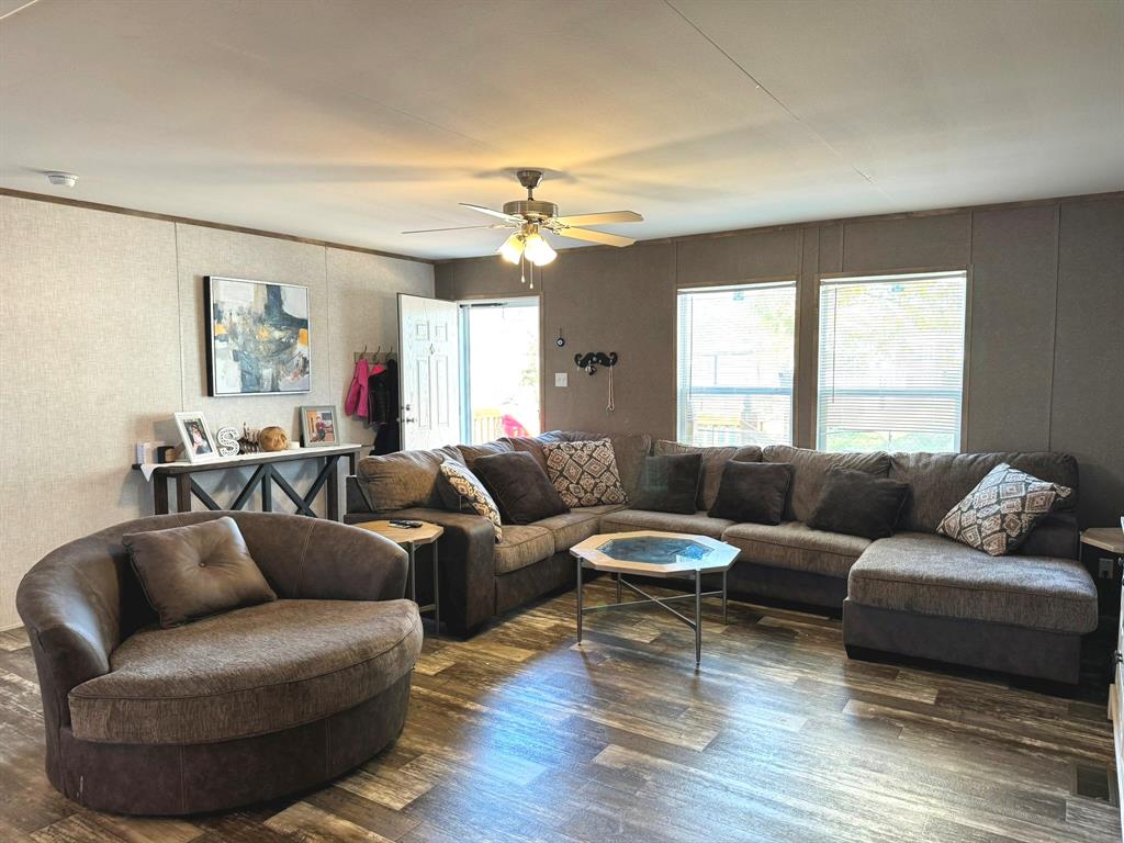 312 Candlewood Circle Property Photo 5