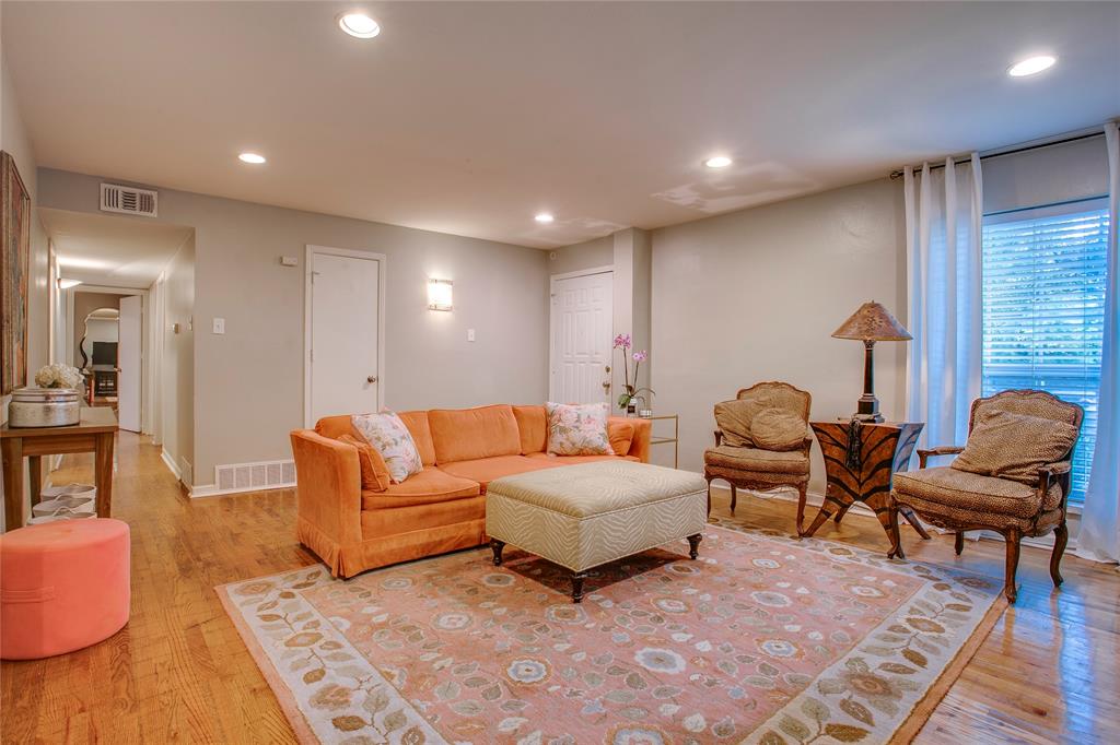7777 Royal Lane Property Photo 8