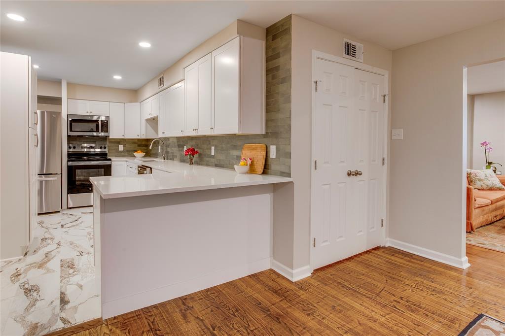 7777 Royal Lane Property Photo 18