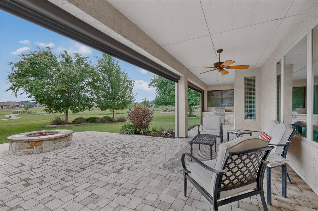 9524 Crestview Drive Property Photo 3