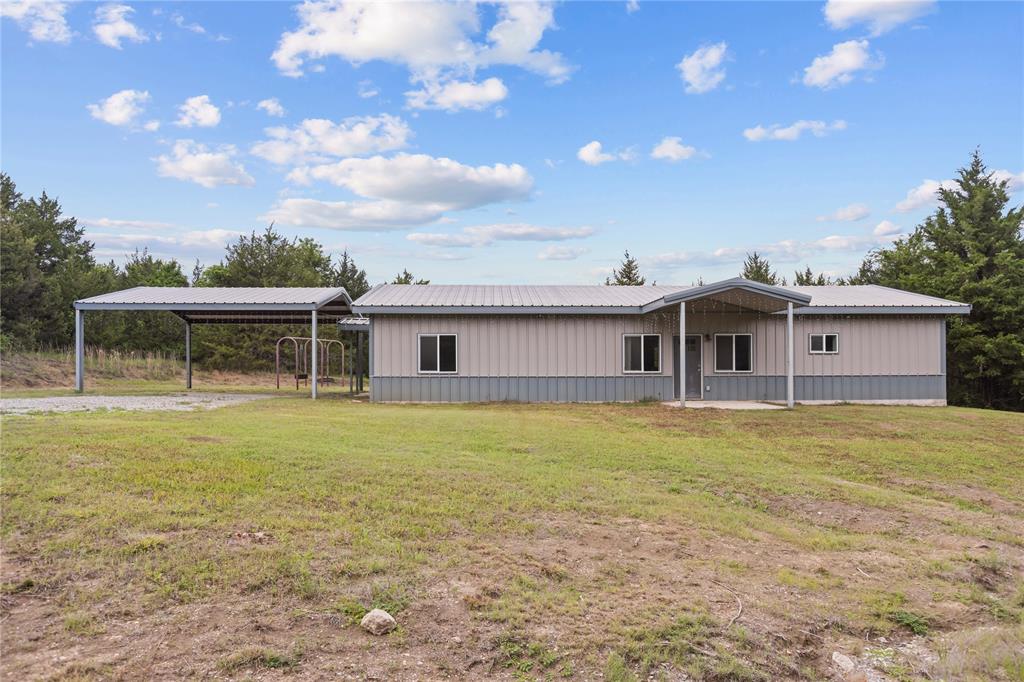 1229 County Rd 3105 Property Photo 3
