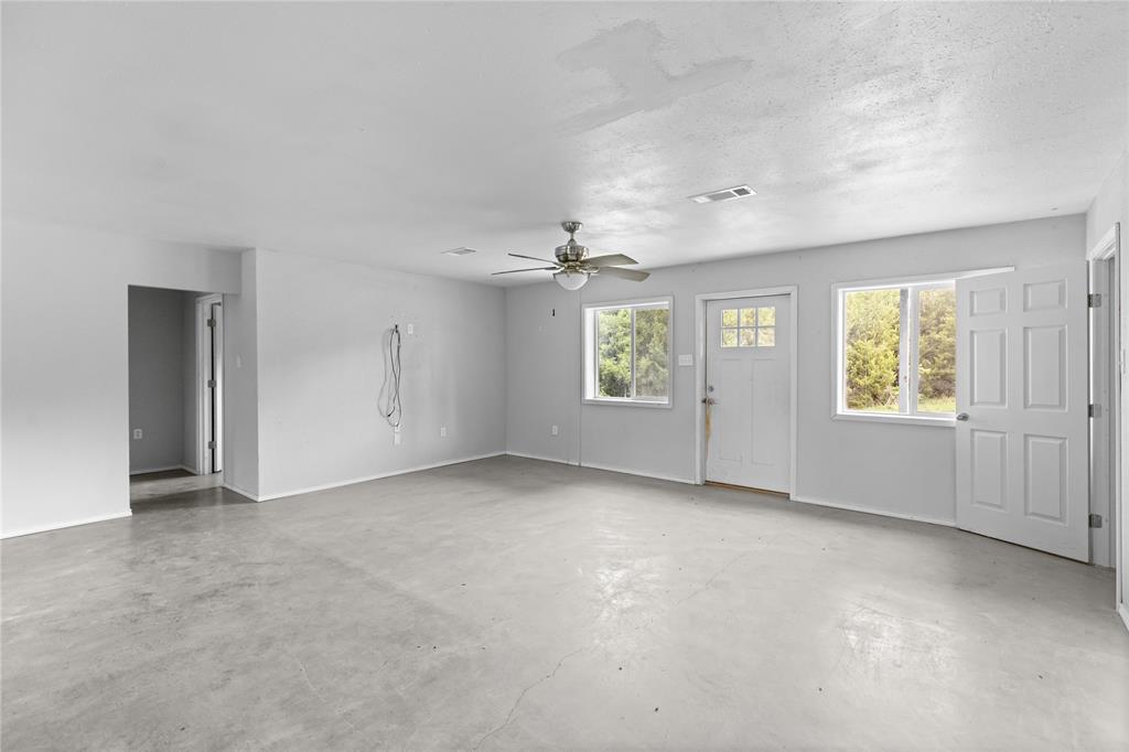 1229 County Rd 3105 Property Photo 7