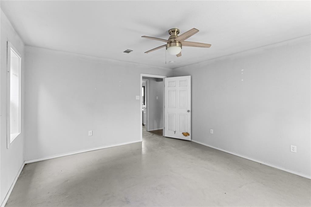 1229 County Rd 3105 Property Photo 9