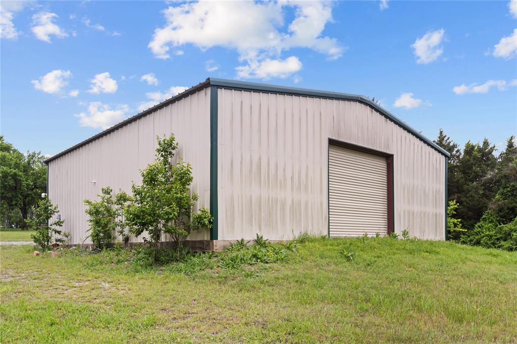 1229 County Rd 3105 Property Photo 14