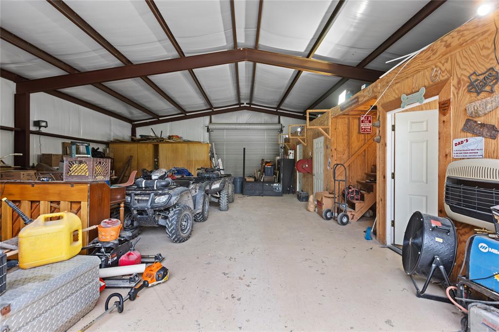 1229 County Rd 3105 Property Photo 15