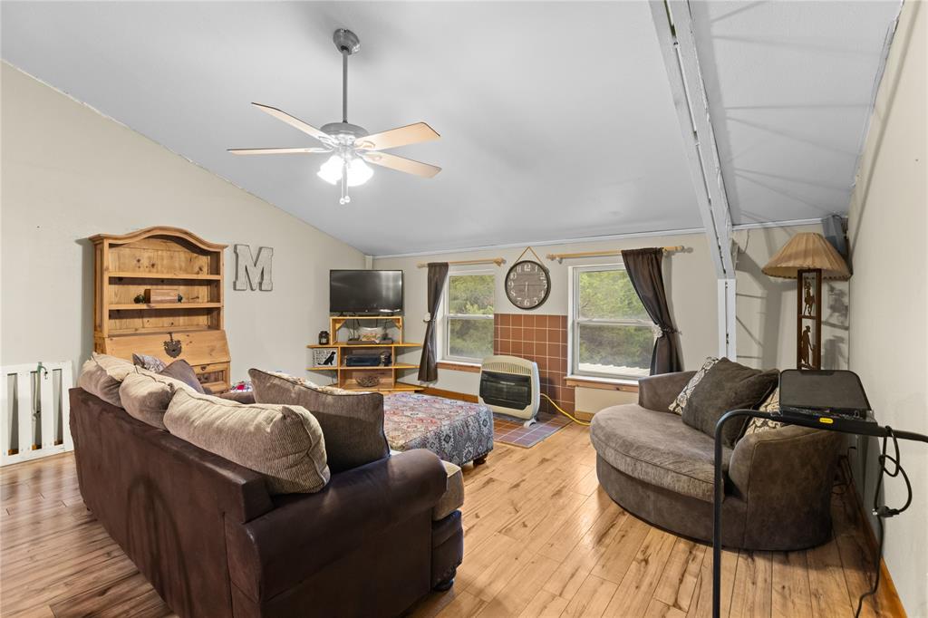 1229 County Rd 3105 Property Photo 28