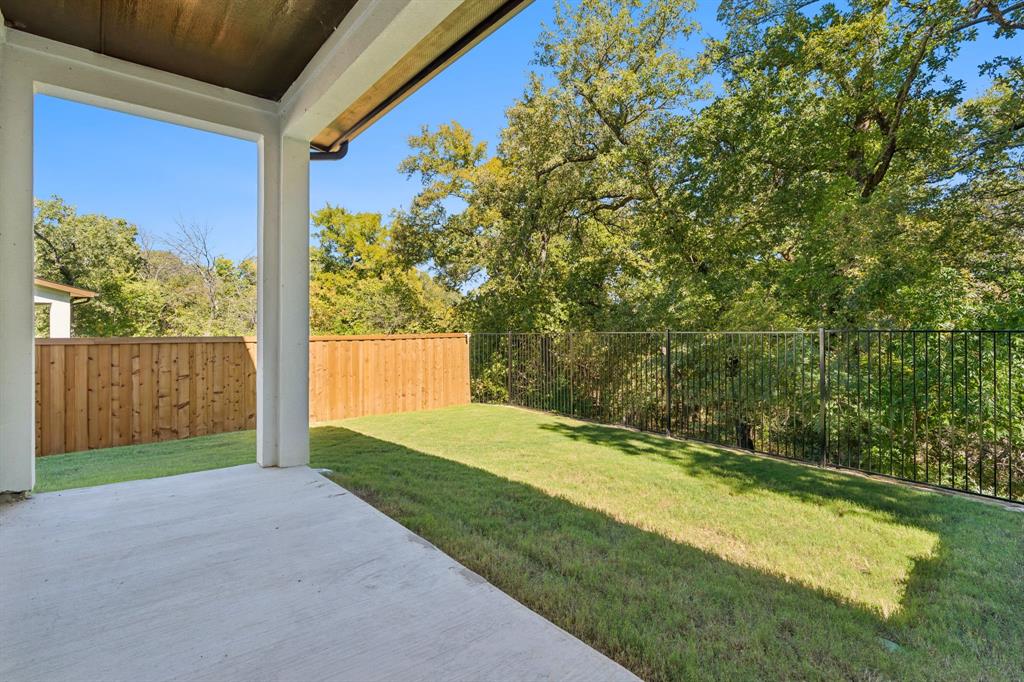 452 Waters Edge Drive 822 Property Photo 5