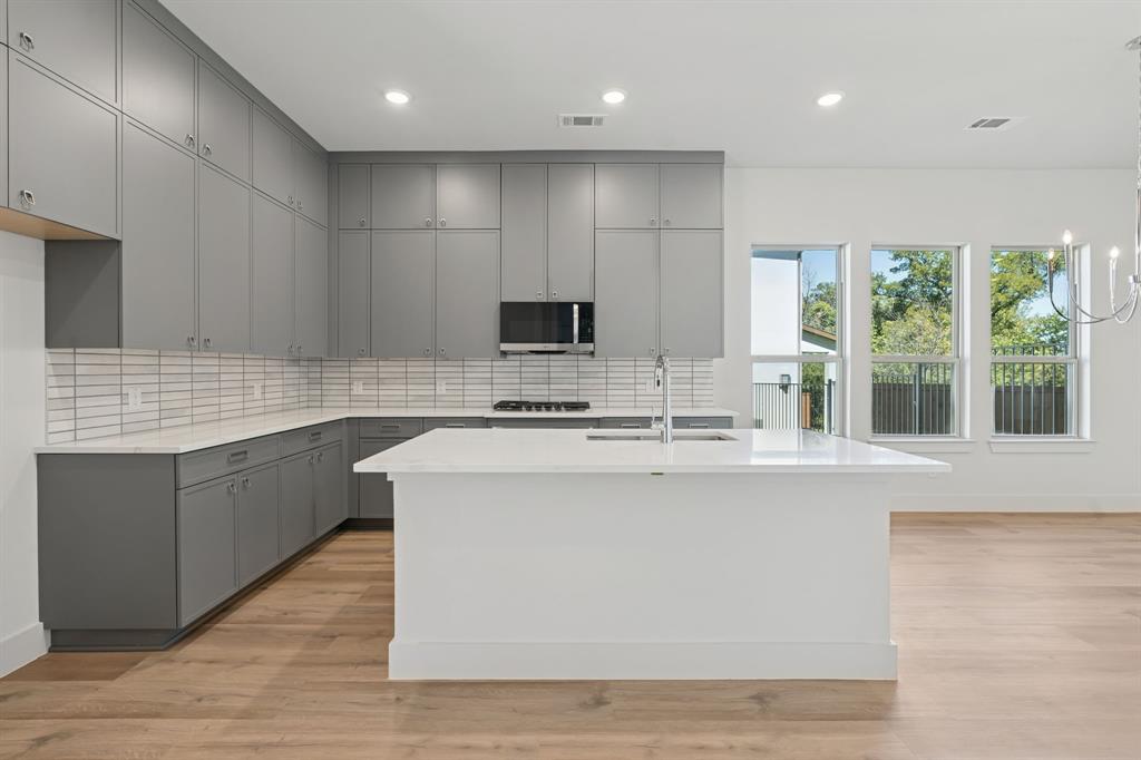 452 Waters Edge Drive 822 Property Photo 10